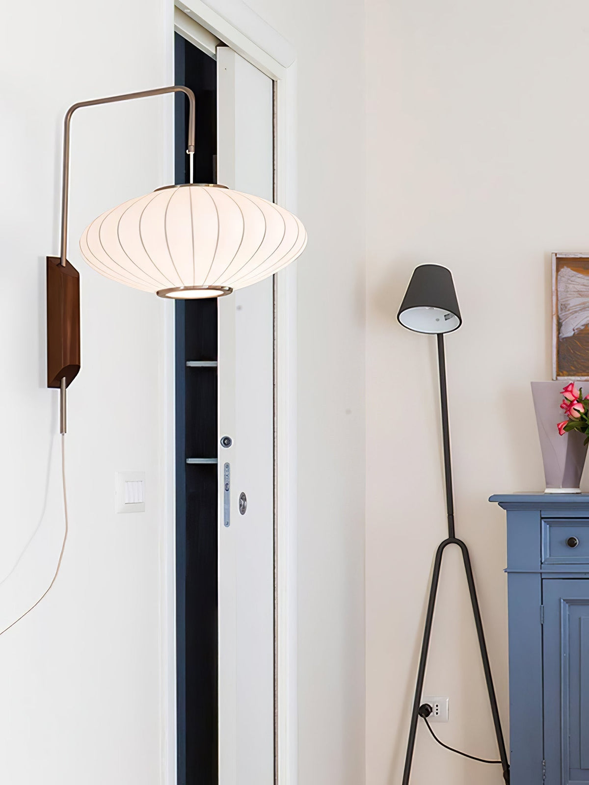 Aldinira wandlamp walnoot bal