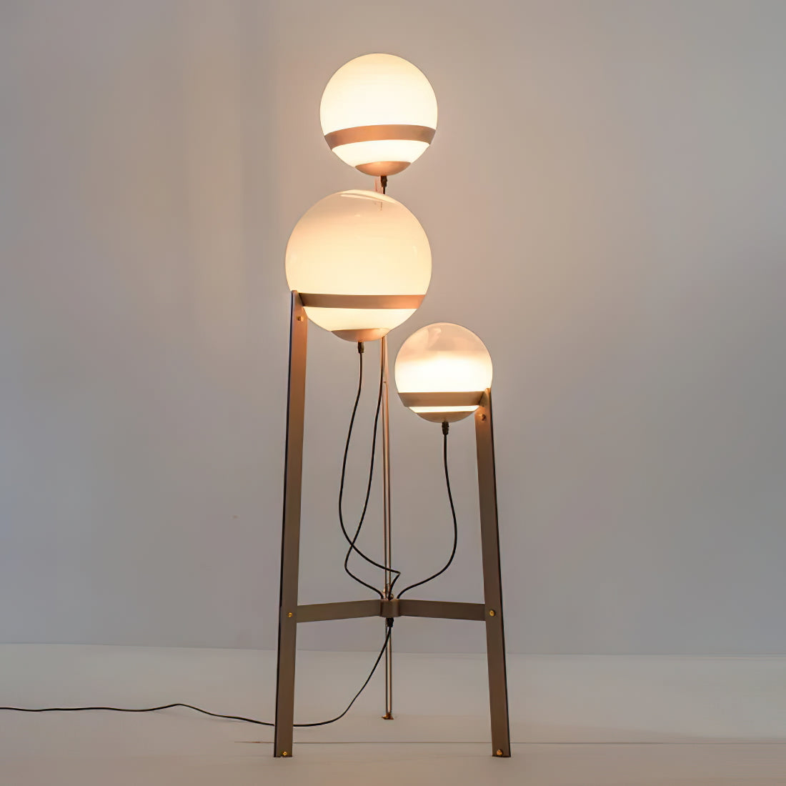 Caleriella vloerlamp