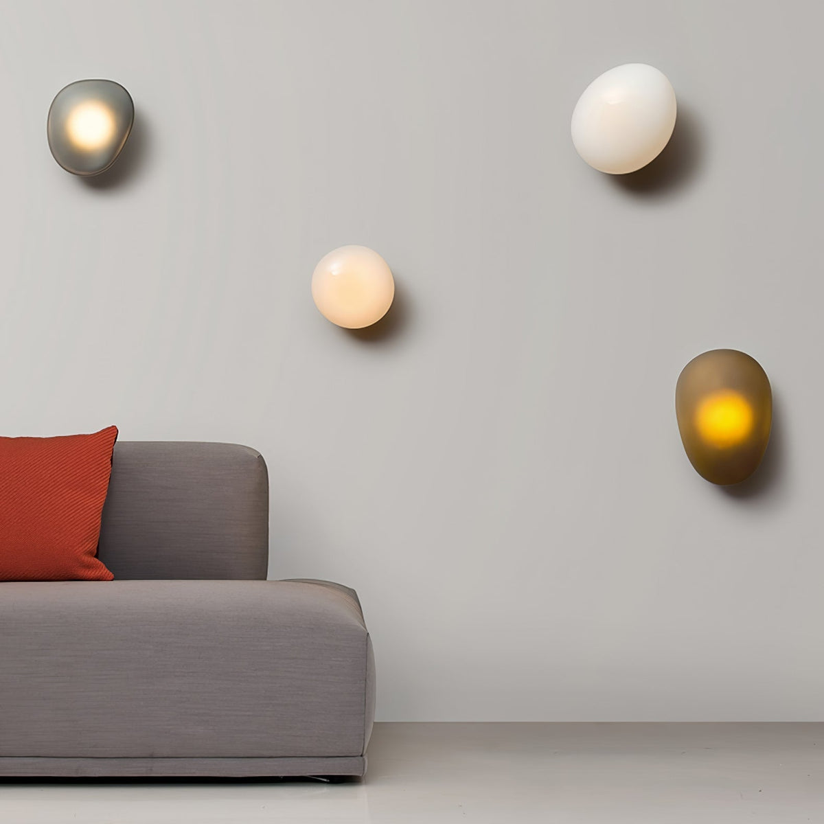 Eirinina wandlamp met bolvormig glas