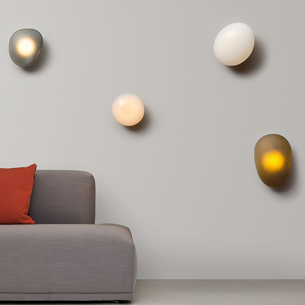 Eirinina wandlamp met bolvormig glas