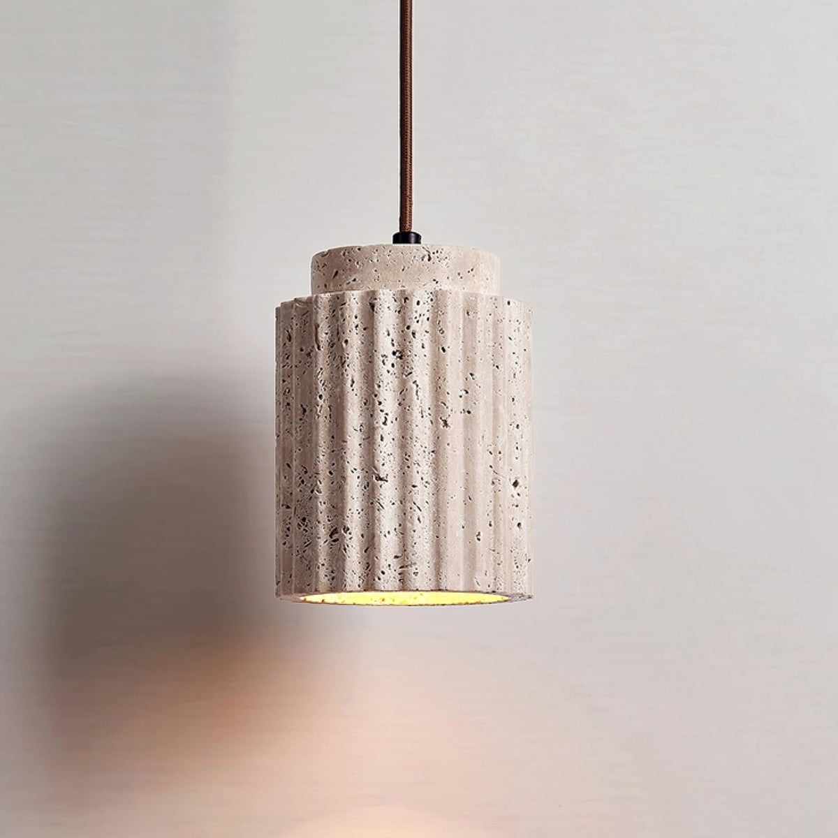 Serinaya hanglamp van geel travertin