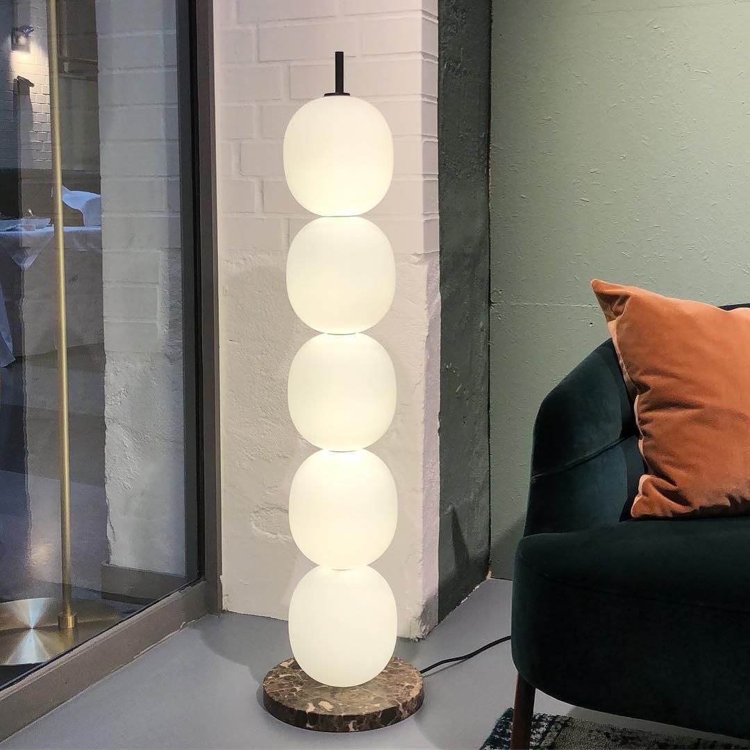 Ceni Minimalistische vloerlamp van marmer