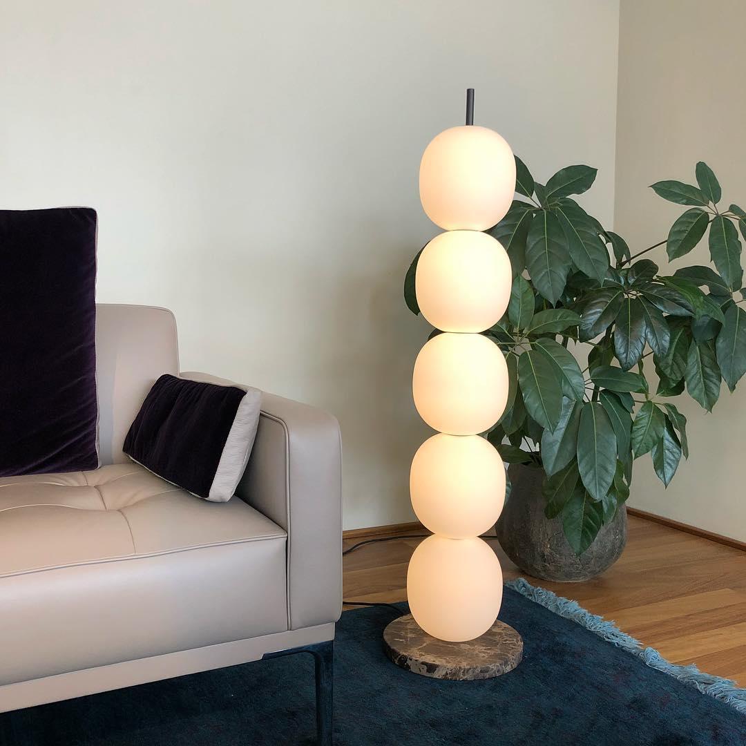 Ceni Minimalistische vloerlamp van marmer