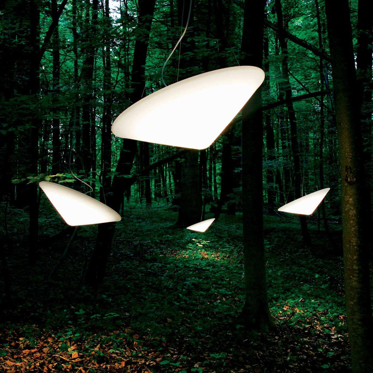 Othian hanglamp polyethyleen gekantelde hoed minimalistisch