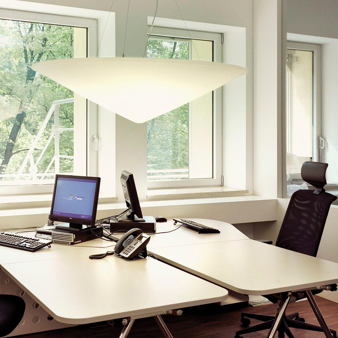 Othian hanglamp polyethyleen gekantelde hoed minimalistisch