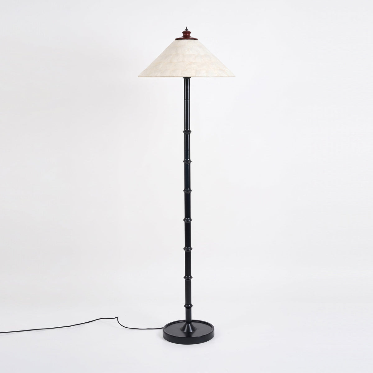 Veleelia vloerlamp