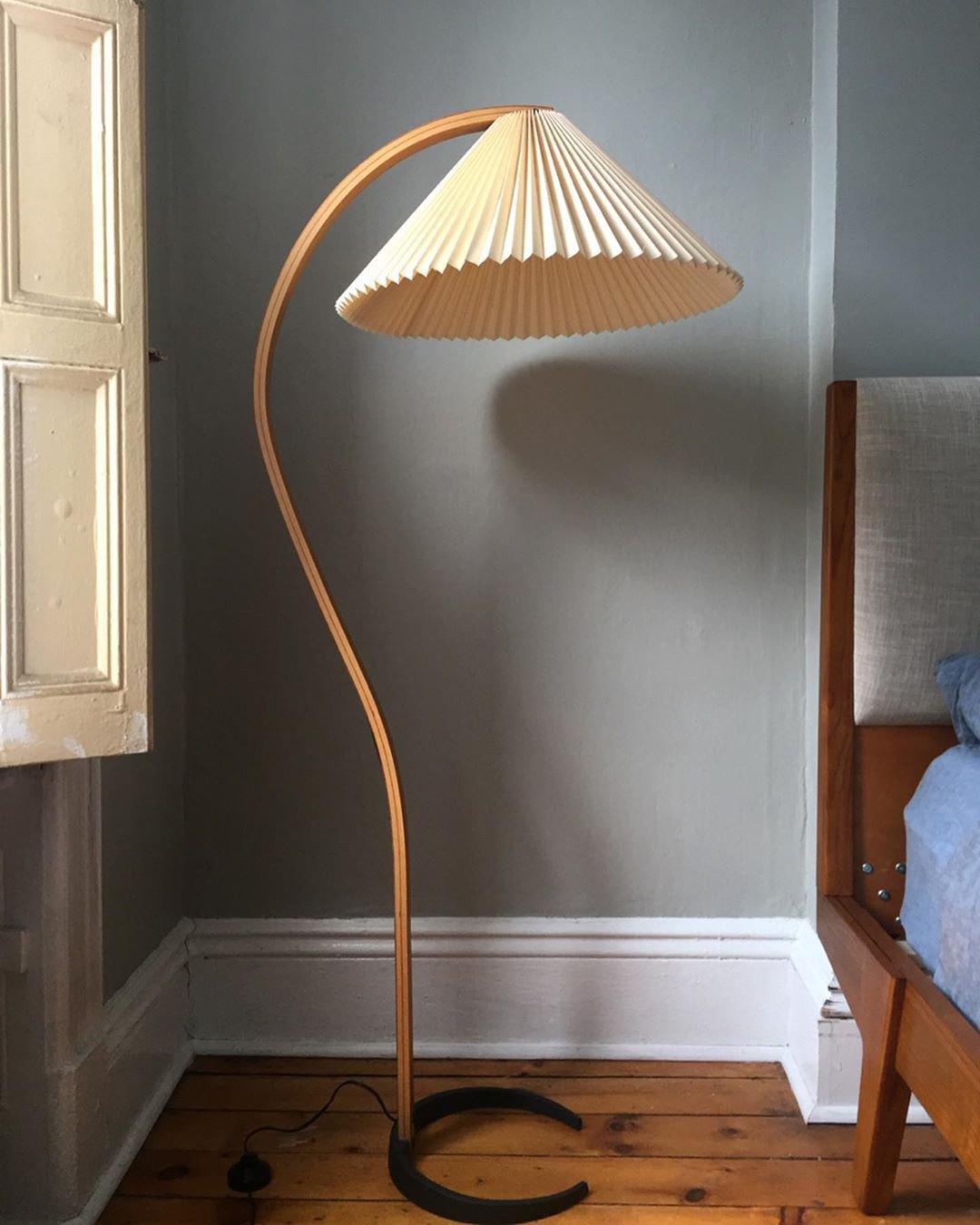 Viaro houten vloerlamp