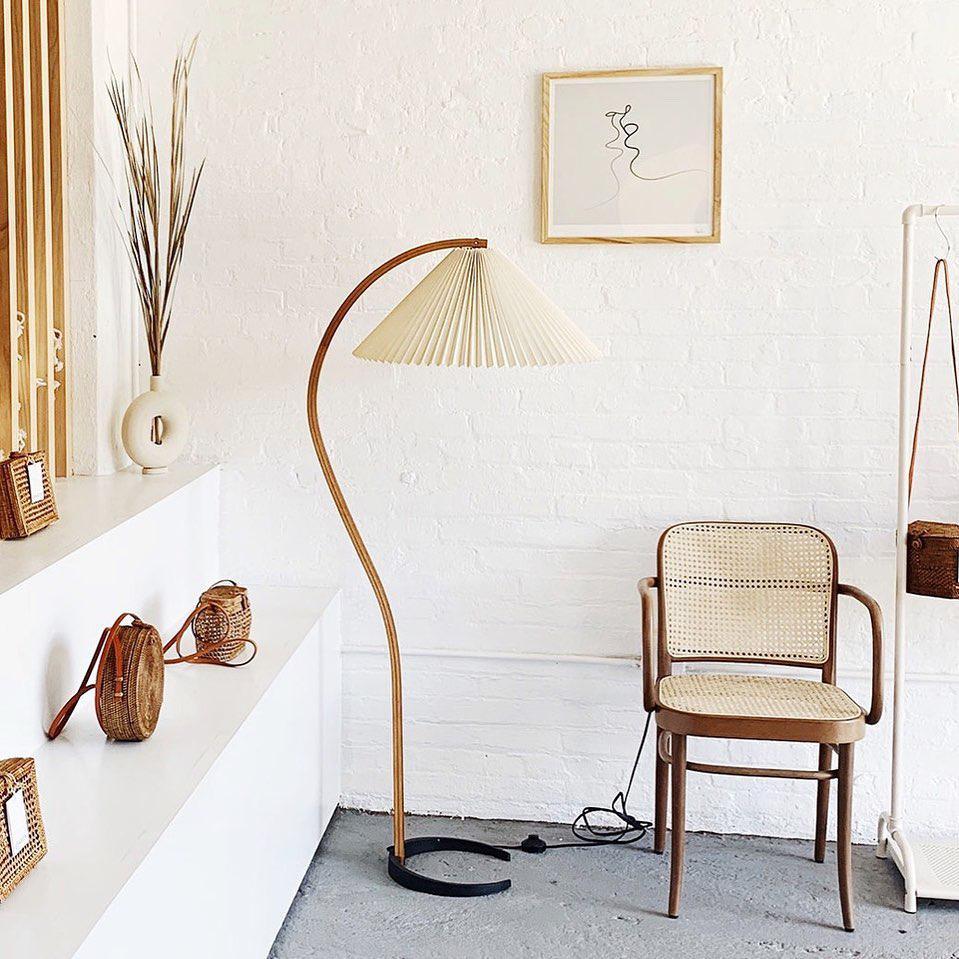 Viaro houten vloerlamp