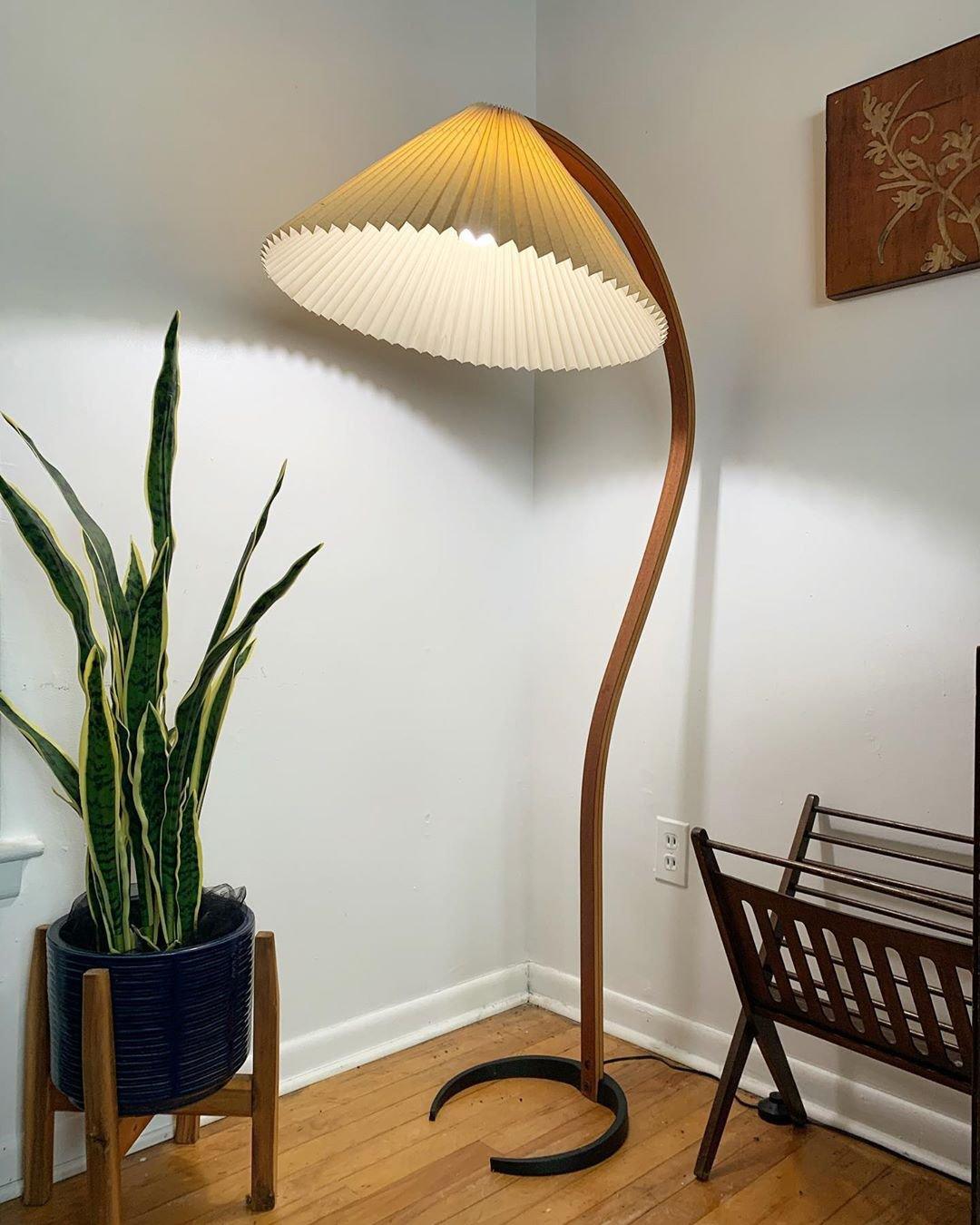 Viaro houten vloerlamp