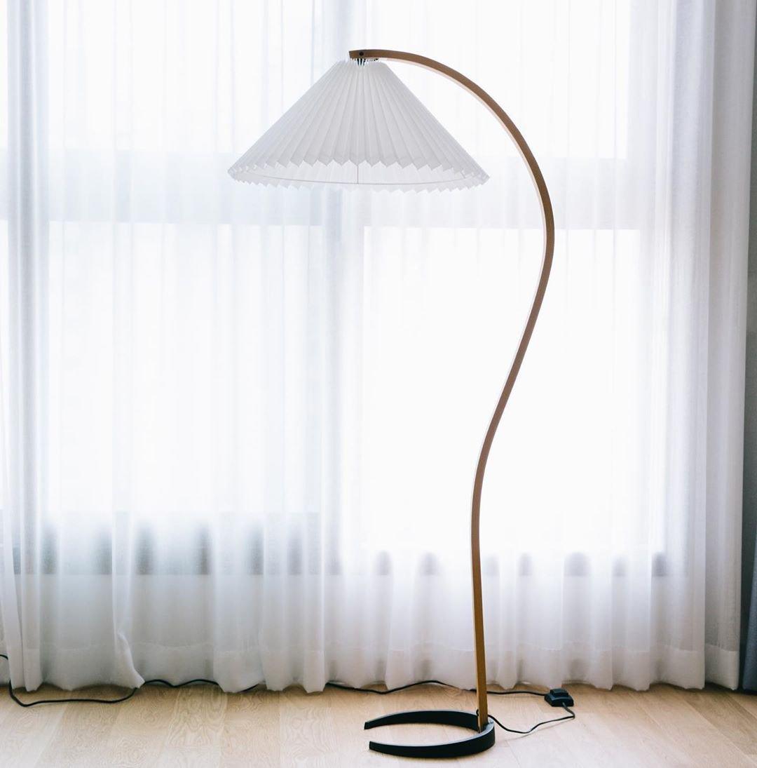 Viaro houten vloerlamp