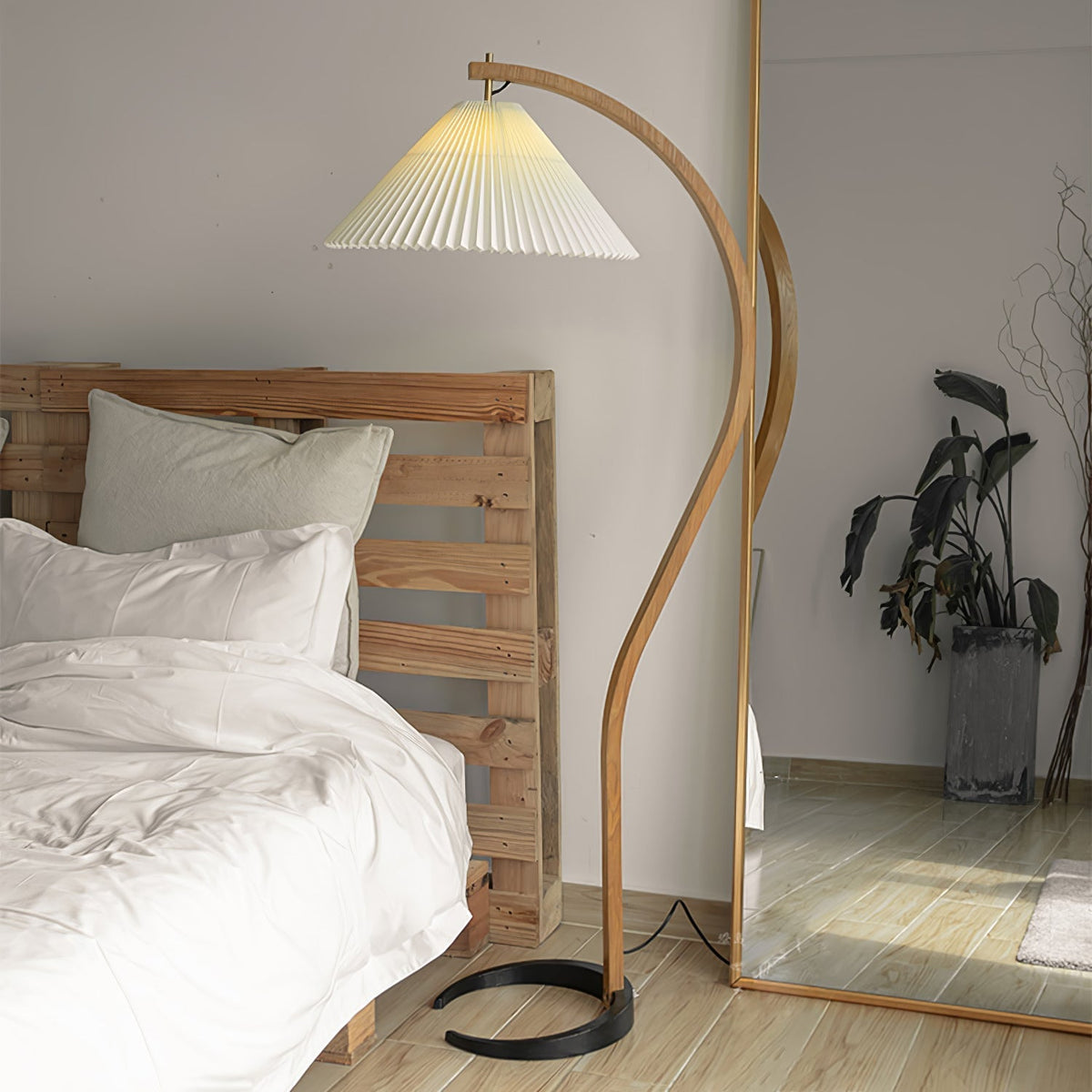 Viaro houten vloerlamp