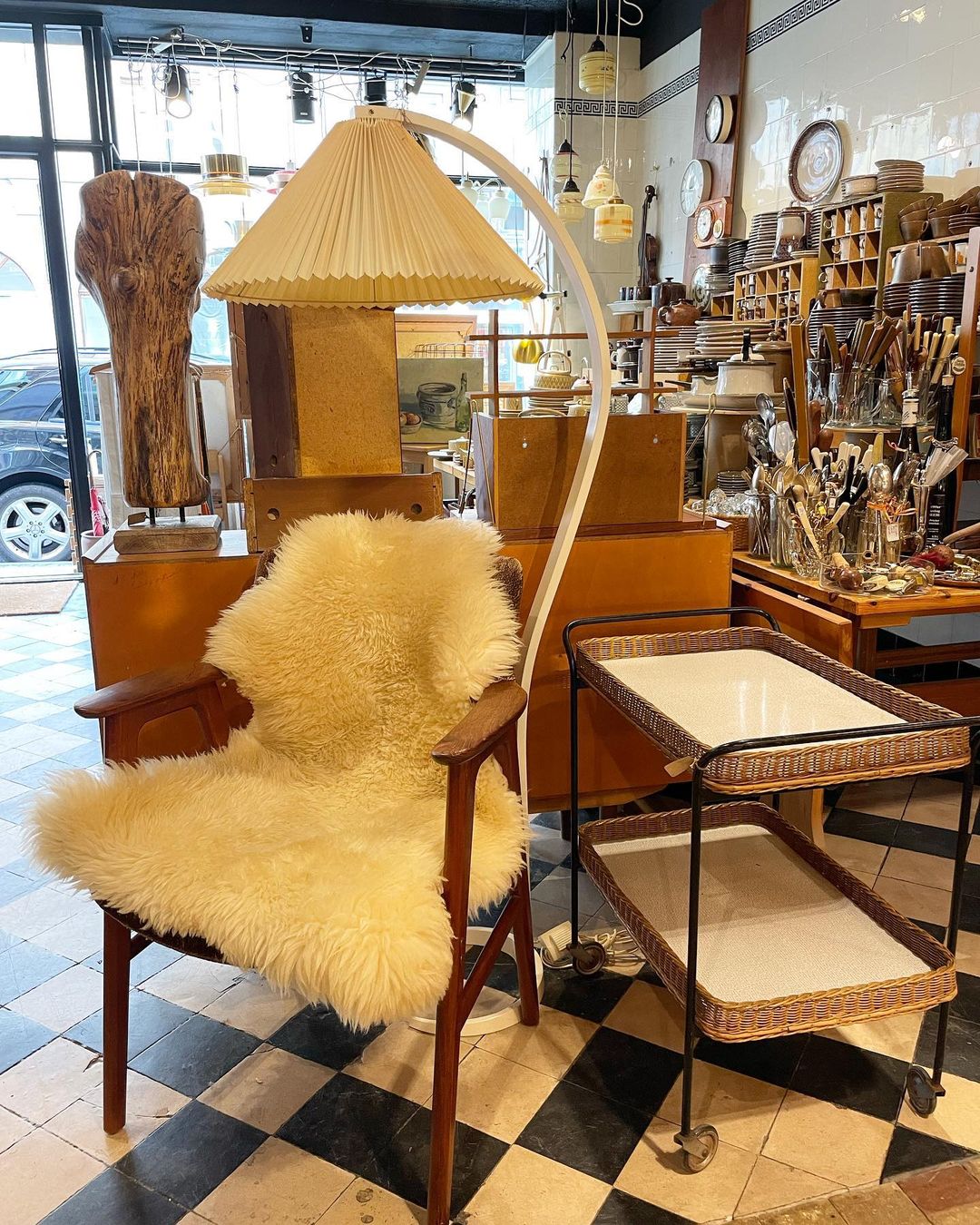 Viaro houten vloerlamp