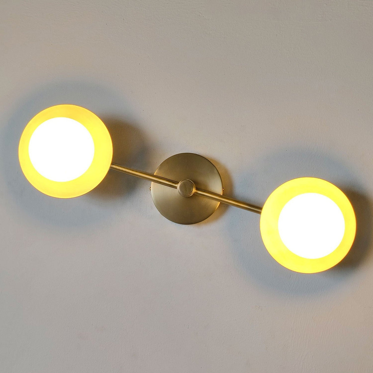 Eiralenne wandlamp met albast