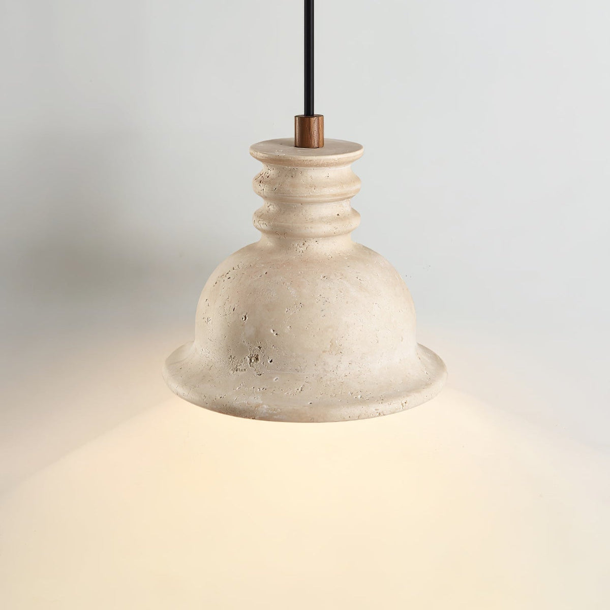 Tavuenne hanglamp van geel travertin
