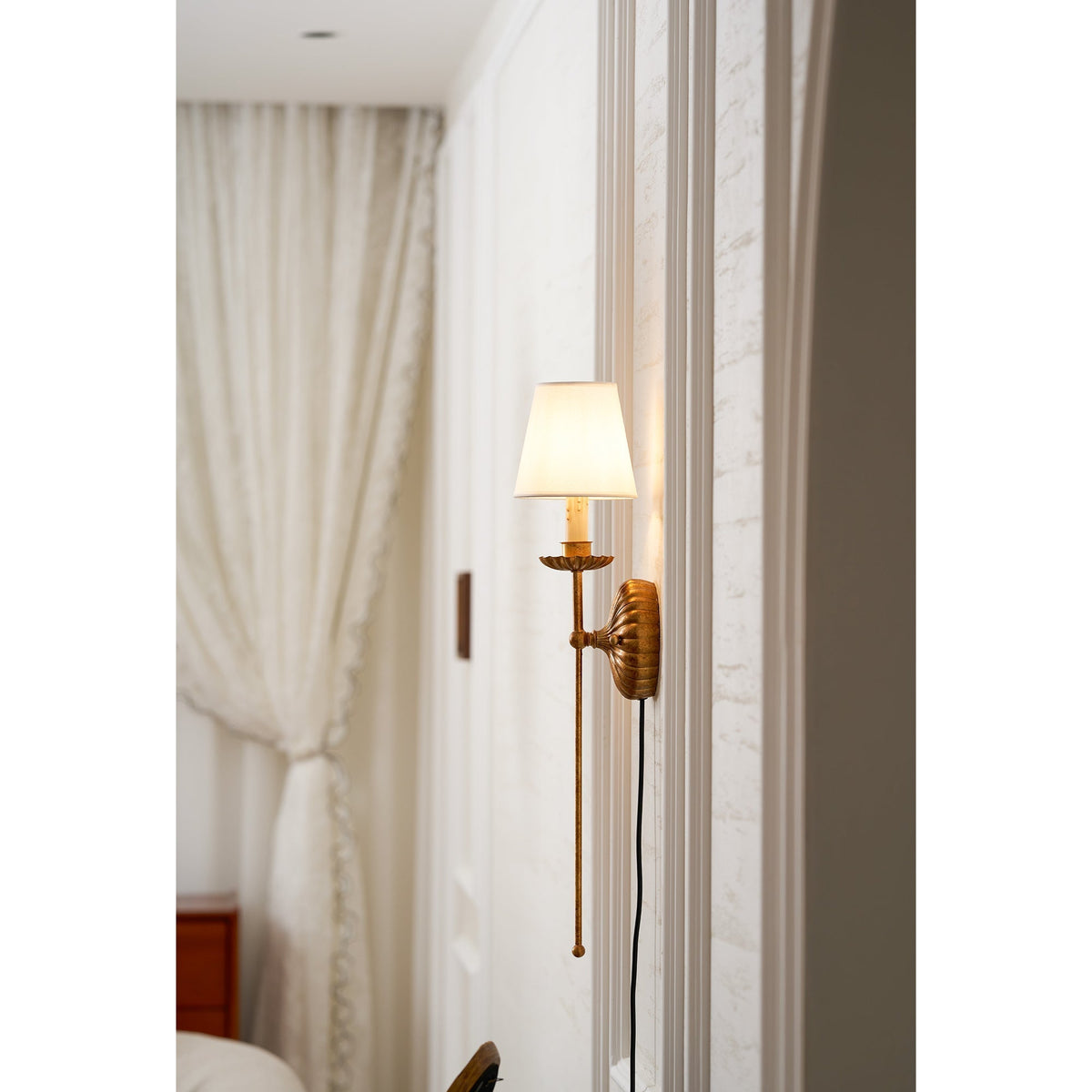 Adeliora wandlamp