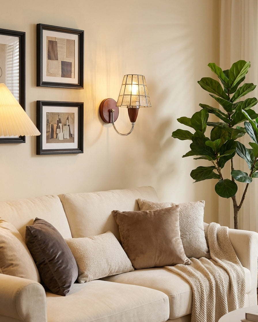 Ambrielle wandlamp met amberkleurige kap