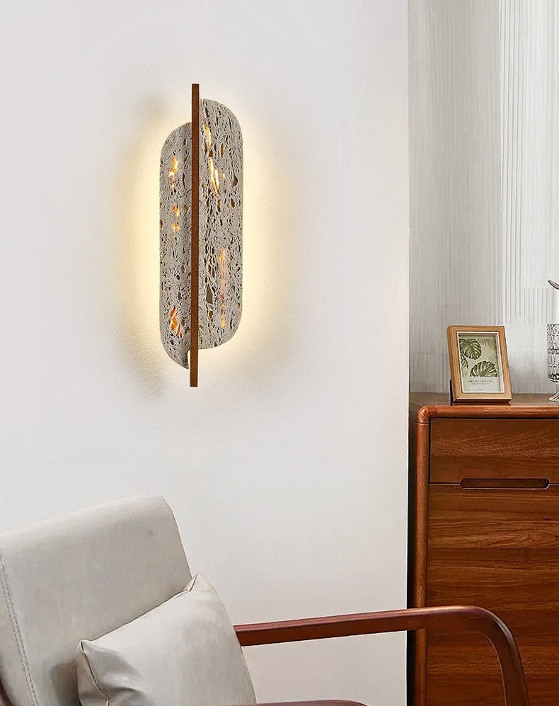 Serinaine wandlamp met geel travertin en walnoot