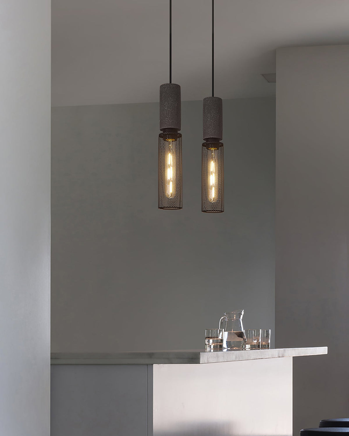 Lumeraine hanglamp van cement met mesh