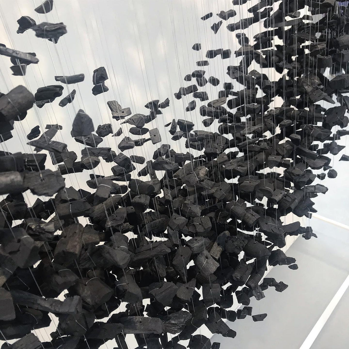Seliian Koolsteen sculpturale kroonluchter met letters G tot L
