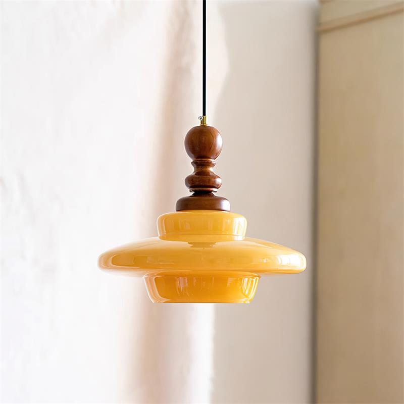 Hanglamp geel glas met walnoothout accent retro