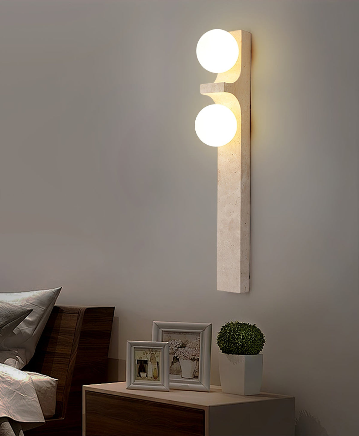 Umiren wandlamp van geel travertin