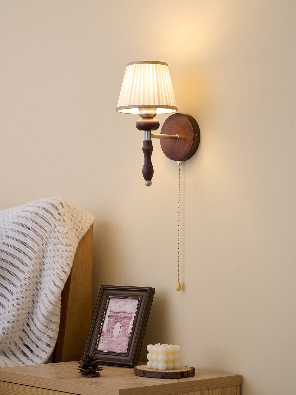 Eshae Premium Noordse kunst wandlamp met stoffen kap en hout