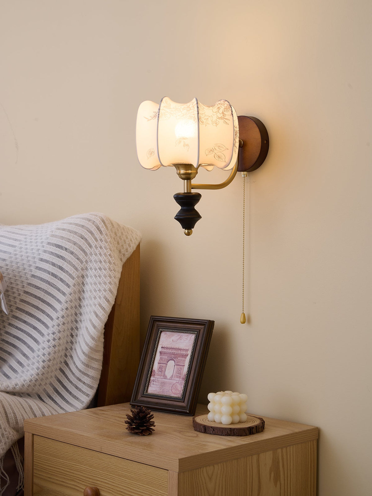 Eshae Premium Noordse kunst wandlamp met stoffen kap en hout