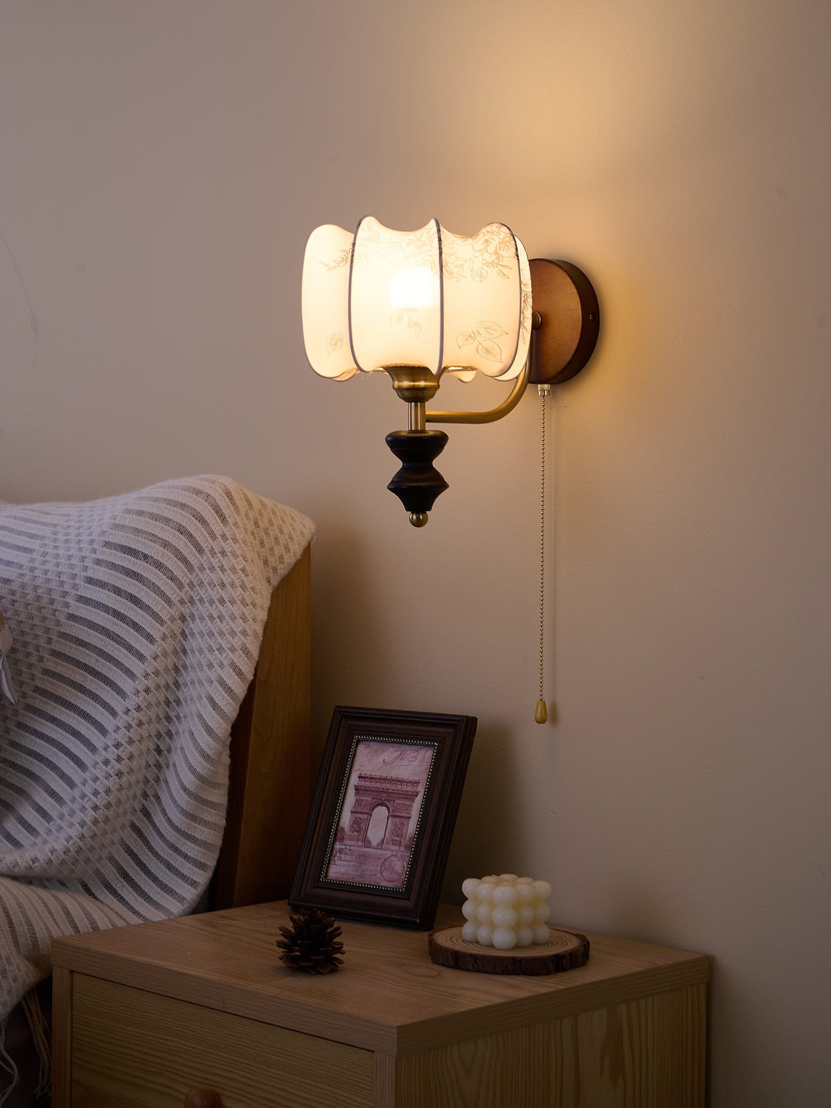 Eshae Premium Noordse kunst wandlamp met stoffen kap en hout