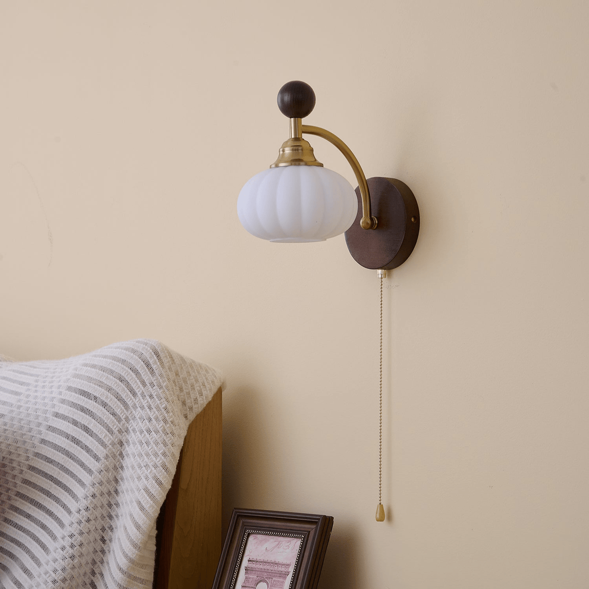 Eshae Premium Noordse kunst wandlamp met stoffen kap en hout