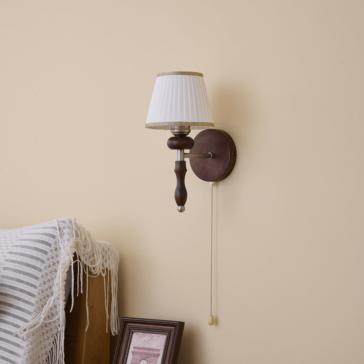 Eshae Premium Noordse kunst wandlamp met stoffen kap en hout