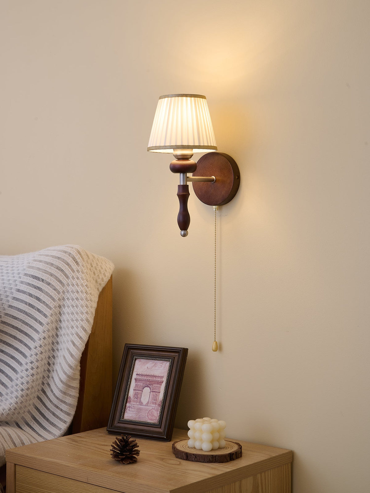 Eshae Premium Noordse kunst wandlamp met stoffen kap en hout