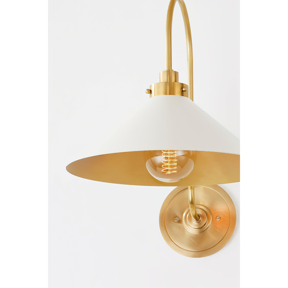 Soliaria messing wandlamp
