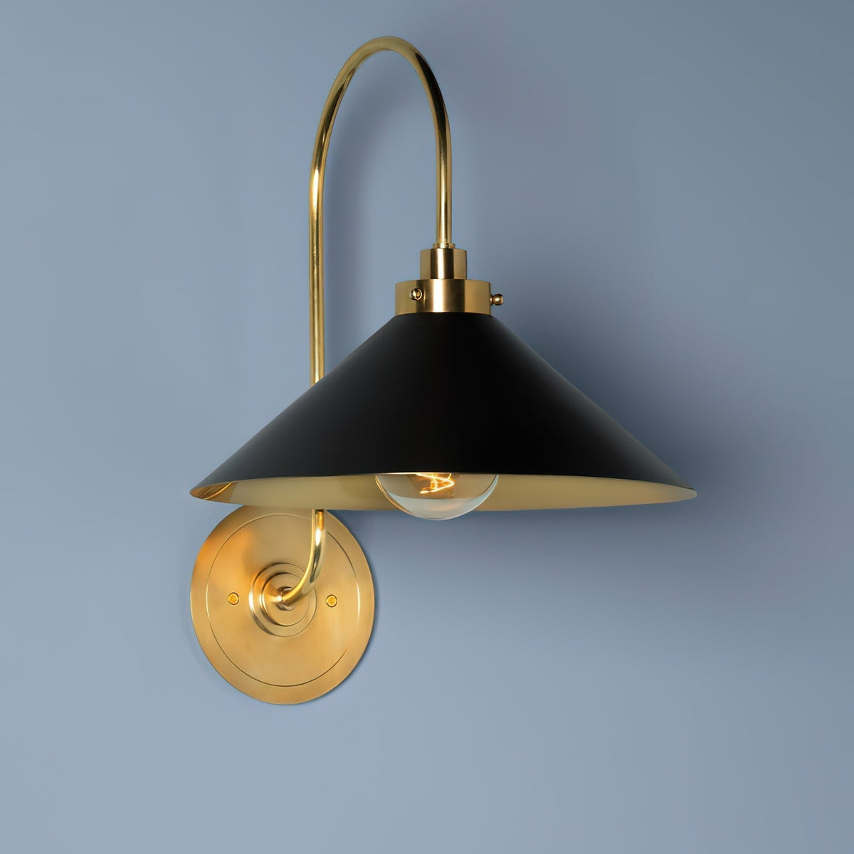 Soliaria messing wandlamp