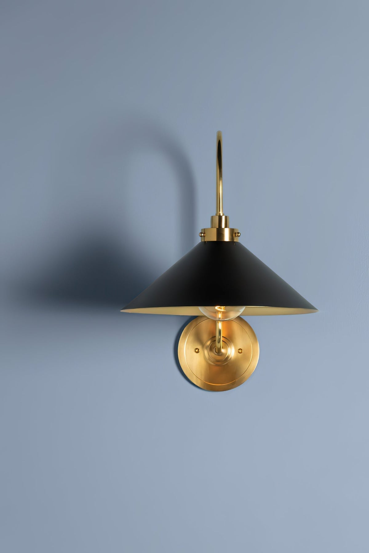 Soliaria messing wandlamp