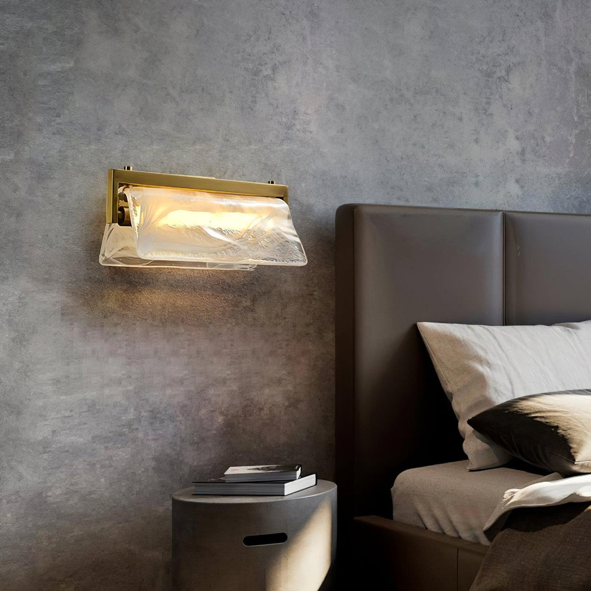 Dir wandlamp van messing met glas in Noordse kunst Cloud Fog stijl