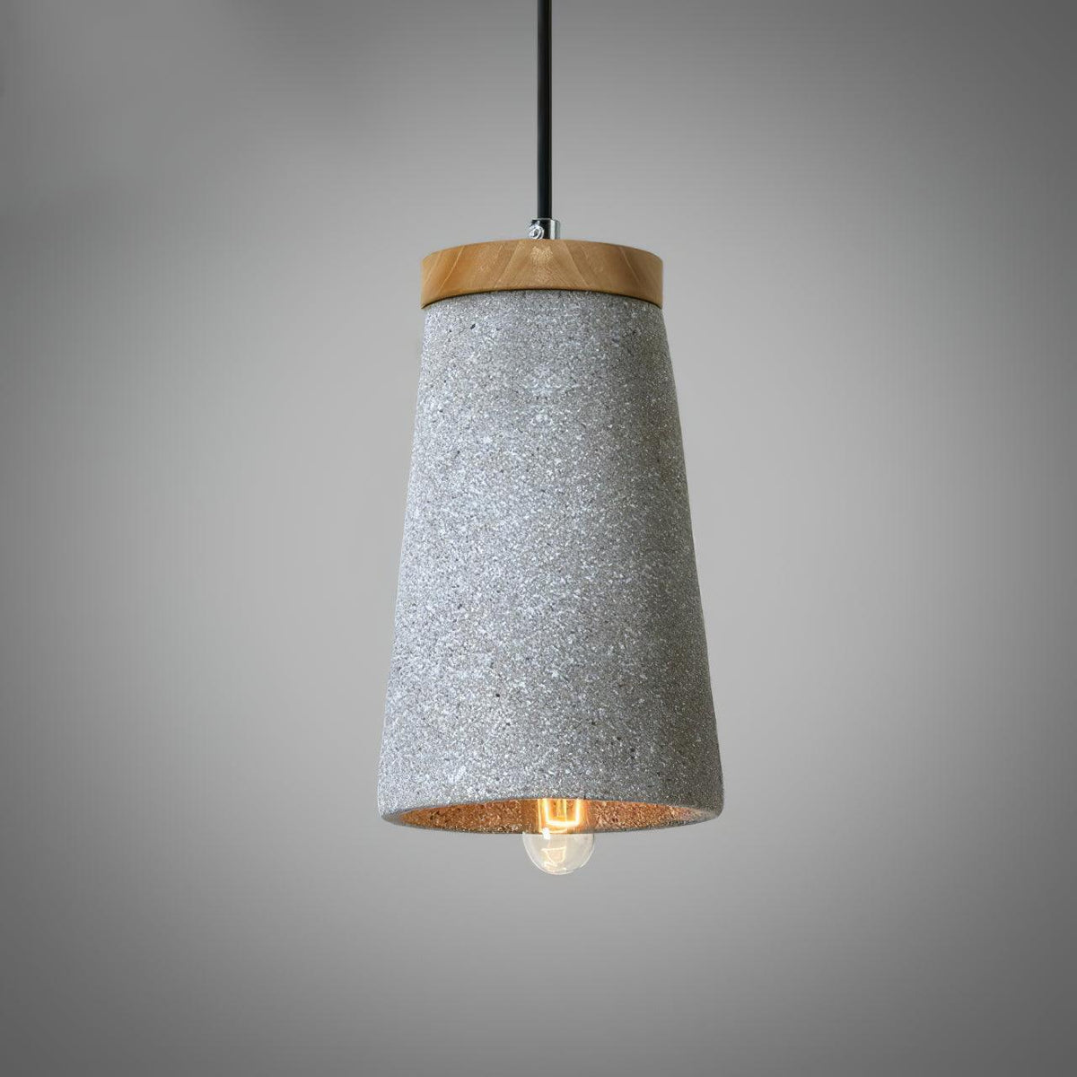Sylinelia hanglamp van cement en hout