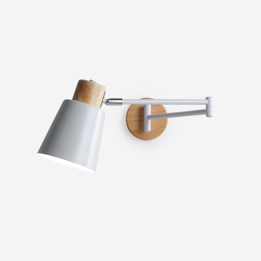 Moderne wandlamp met verstelbare arm, conische kap en houten basis voor de studie