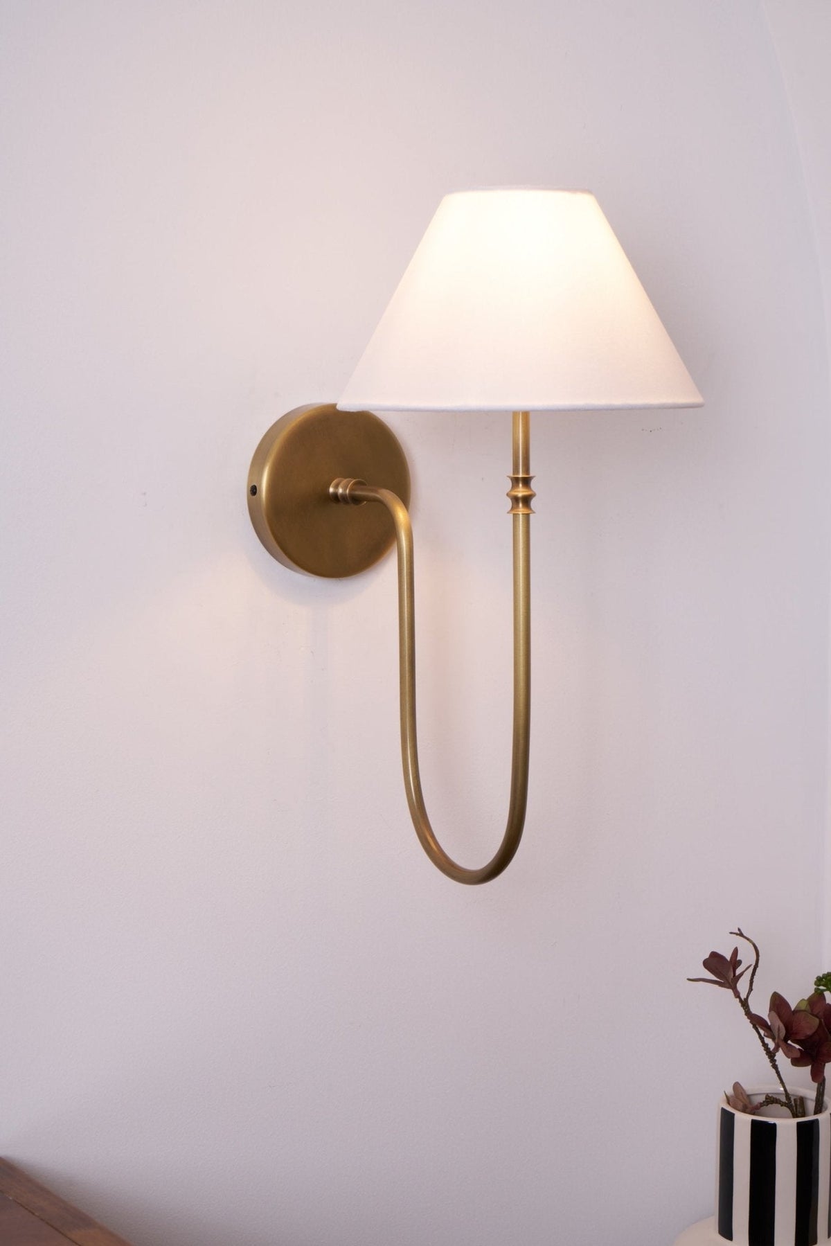 Devenq Vintage Industriële wandlamp van Metaal en Stof