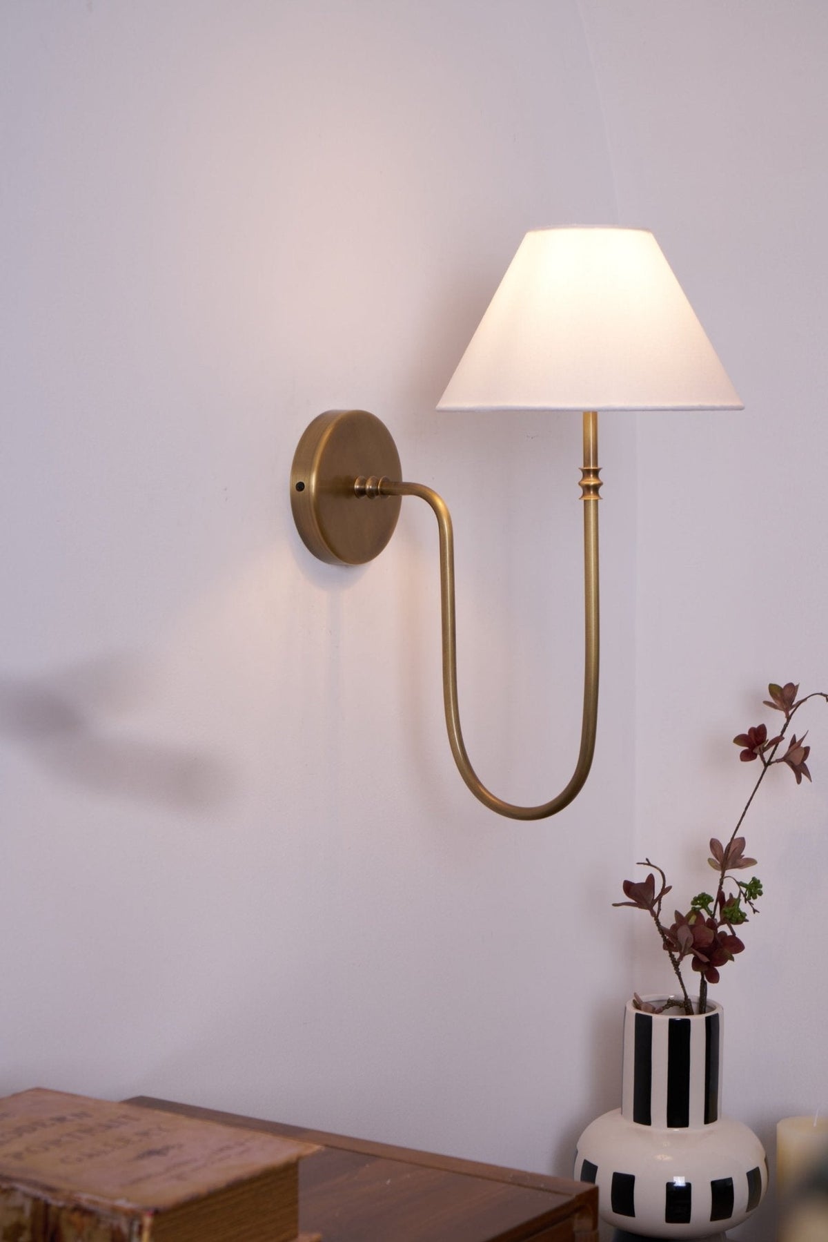 Devenq Vintage Industriële wandlamp van Metaal en Stof