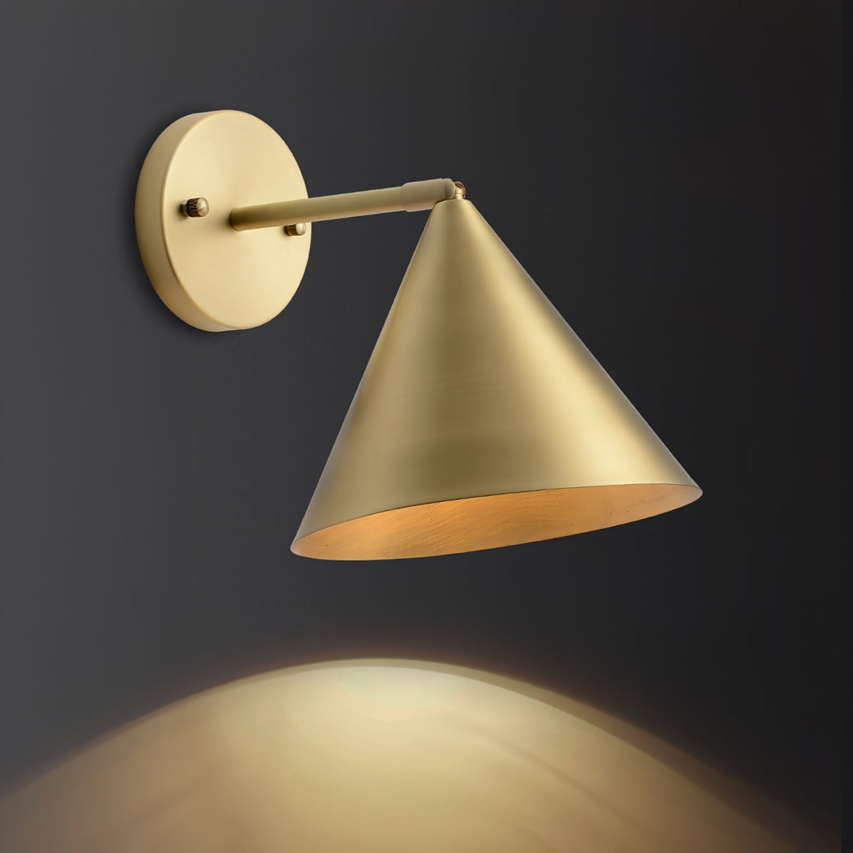 Serowen wandlamp Conisch messing Minimalistisch
