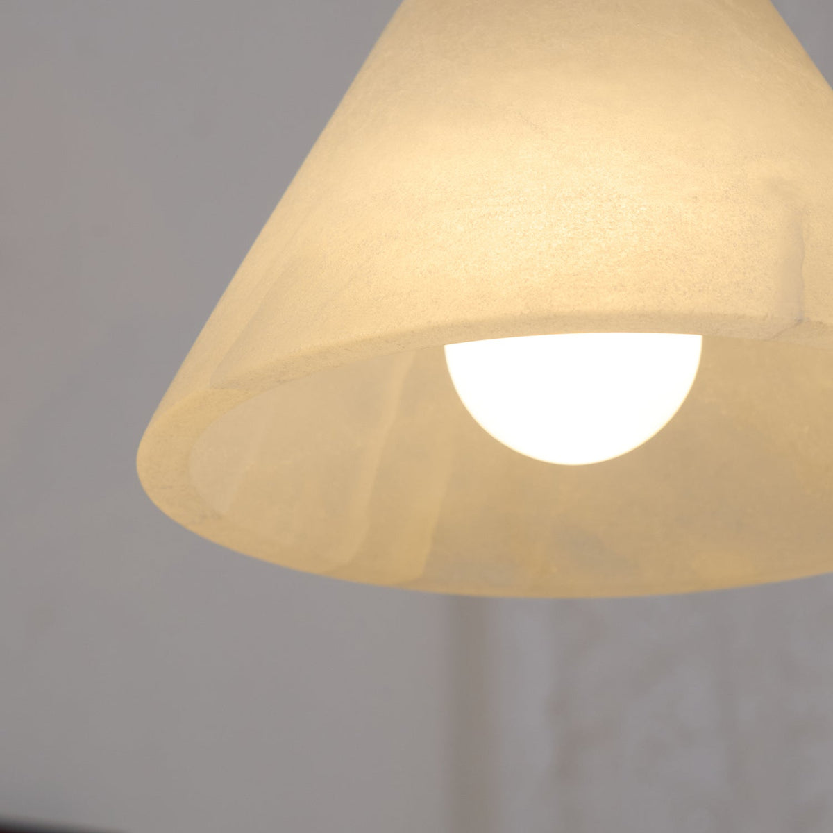 Alberise Minimalistische hanglamp van met albasten kap