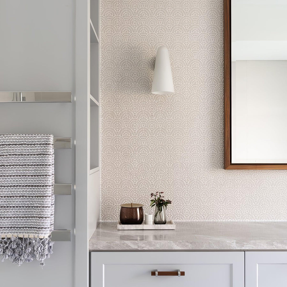 Yoke glazen wandlamp met goudkleurige afwerking en glas