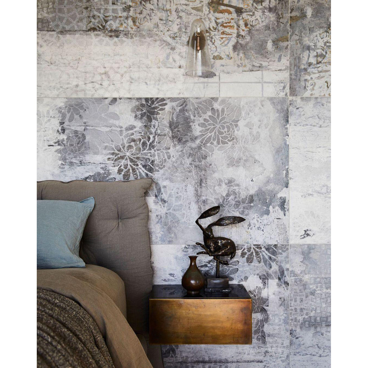 Yoke glazen wandlamp met goudkleurige afwerking en glas