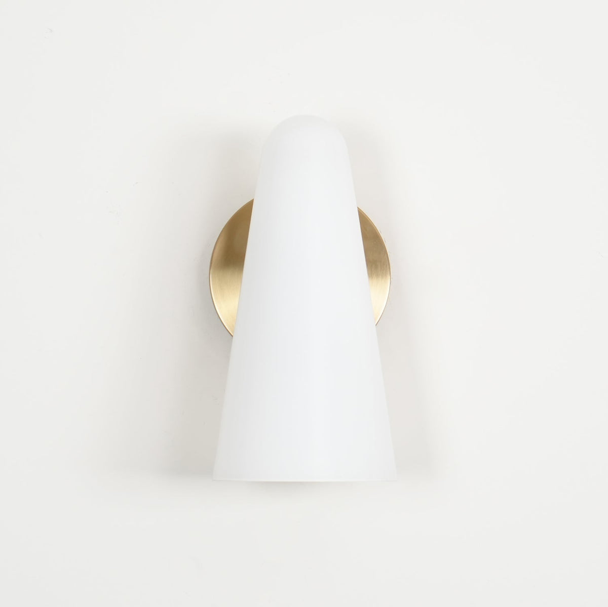 Yoke glazen wandlamp met goudkleurige afwerking en glas