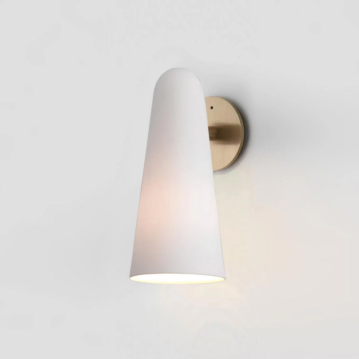 Yoke glazen wandlamp met goudkleurige afwerking en glas