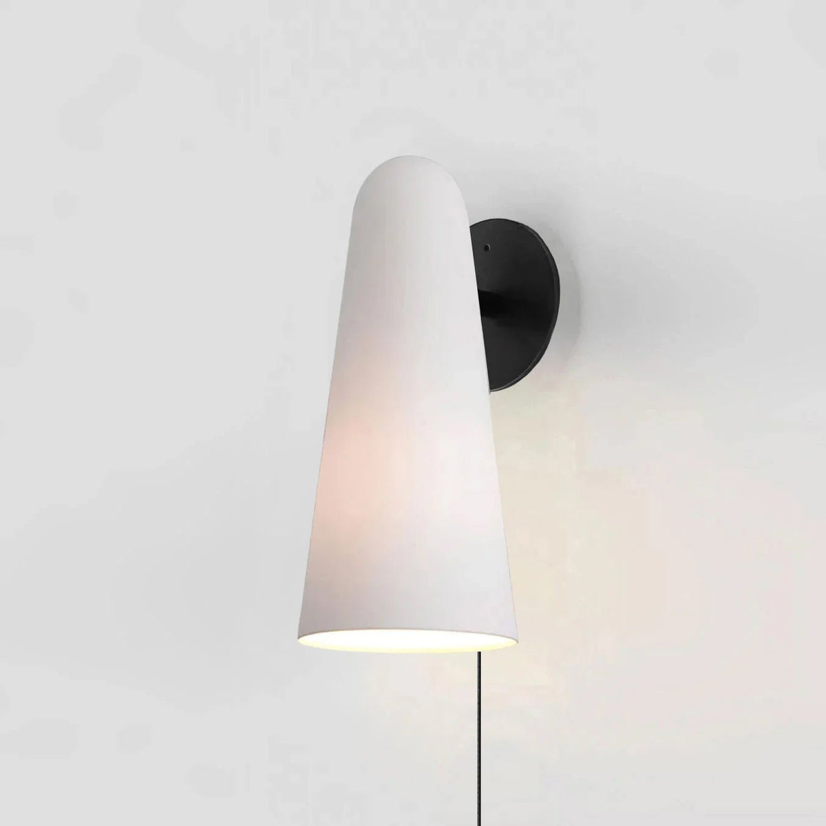Velivira conische glazen wandlamp