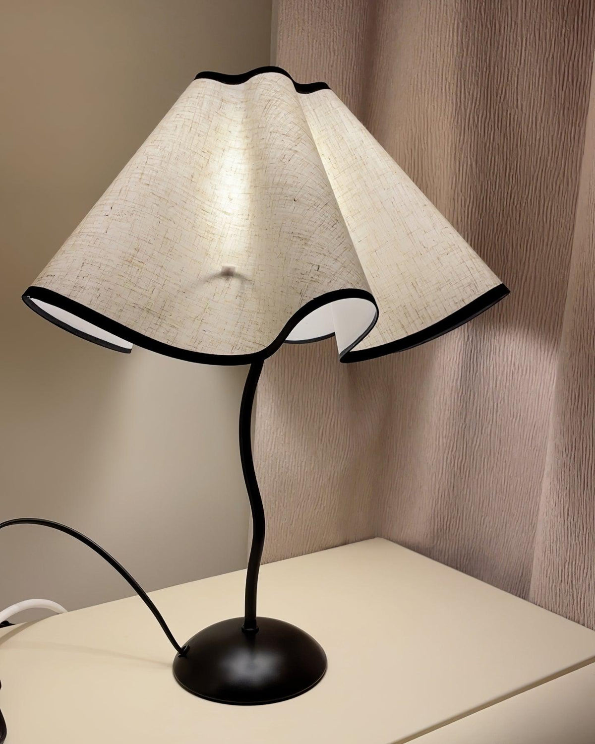 Luminova artistieke tafellamp van textiel