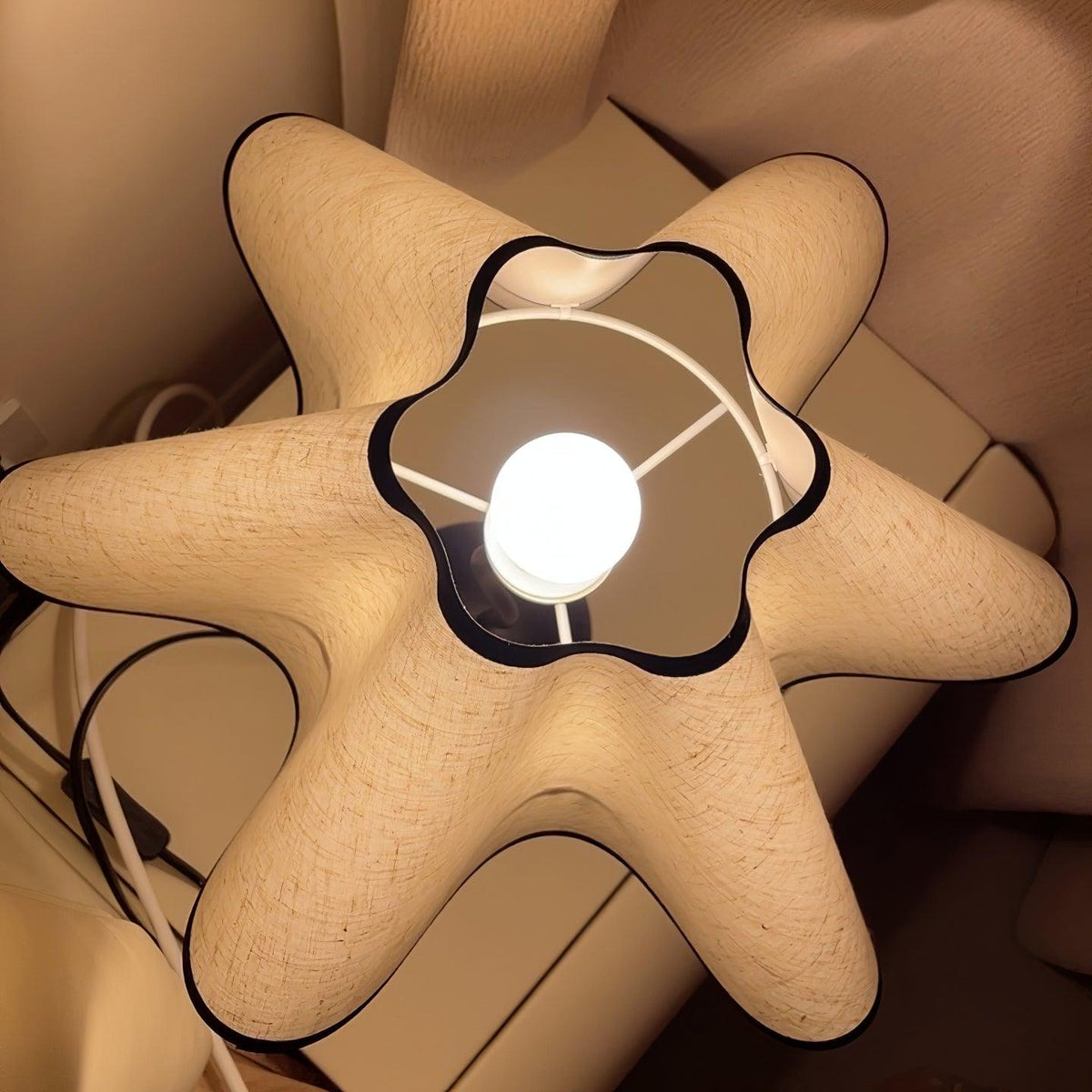 Luminova artistieke tafellamp van textiel