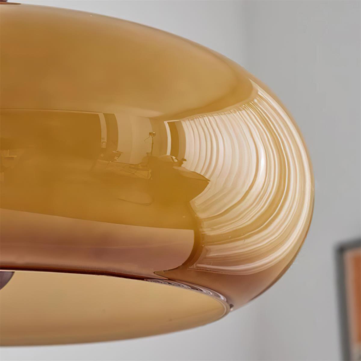 Arthur hanglamp met amberkleurige glazen kap