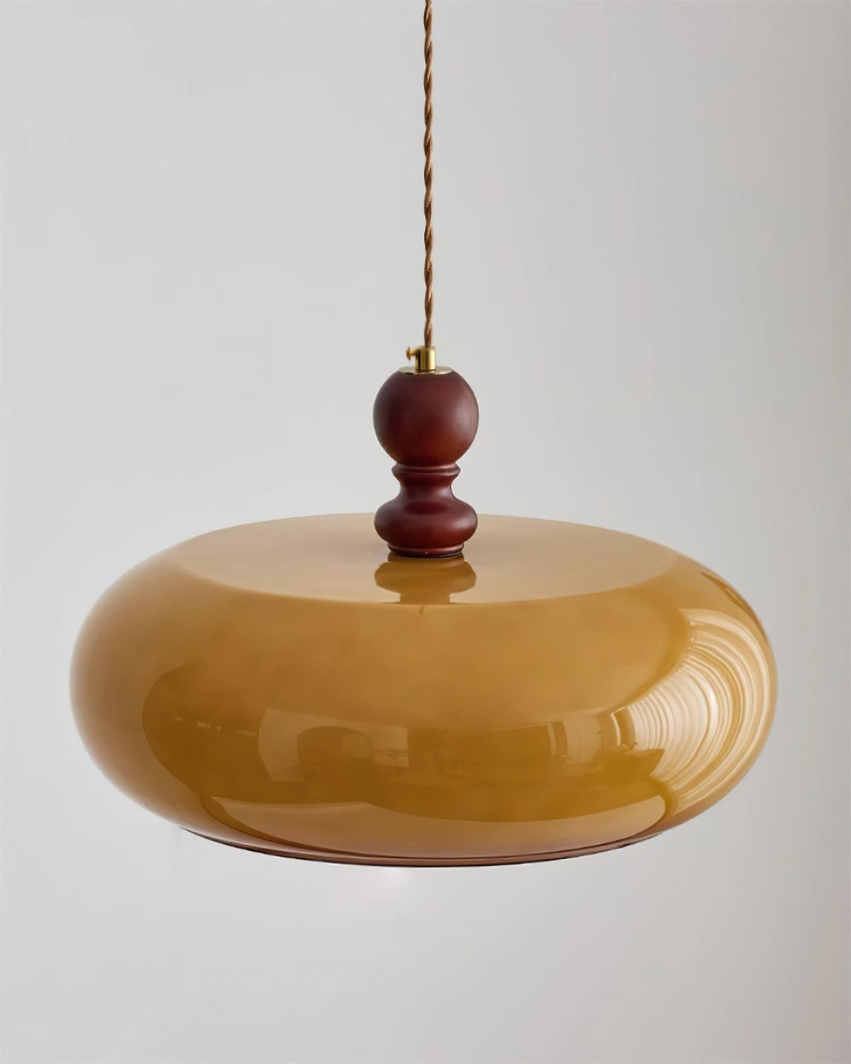Arthur hanglamp met amberkleurige glazen kap